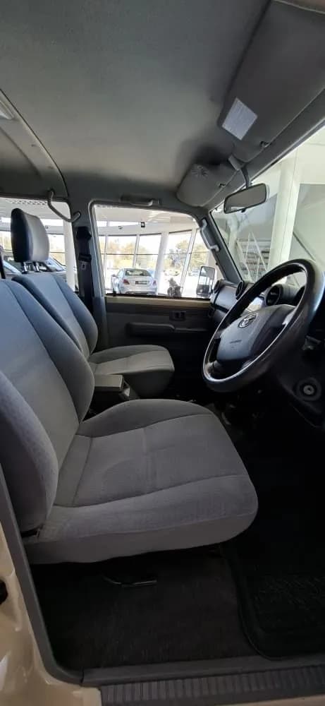 2018 Toyota  Land Cruiser 79 4.5D DCab V8 MT