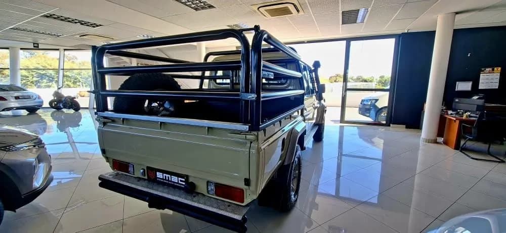 2018 Toyota  Land Cruiser 79 4.5D DCab V8 MT
