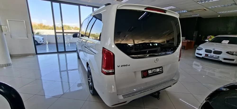 2019 Mercedes-Benz V-class   V250d AT AMG line