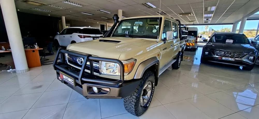2018 Toyota  Land Cruiser 79 4.5D DCab V8 MT