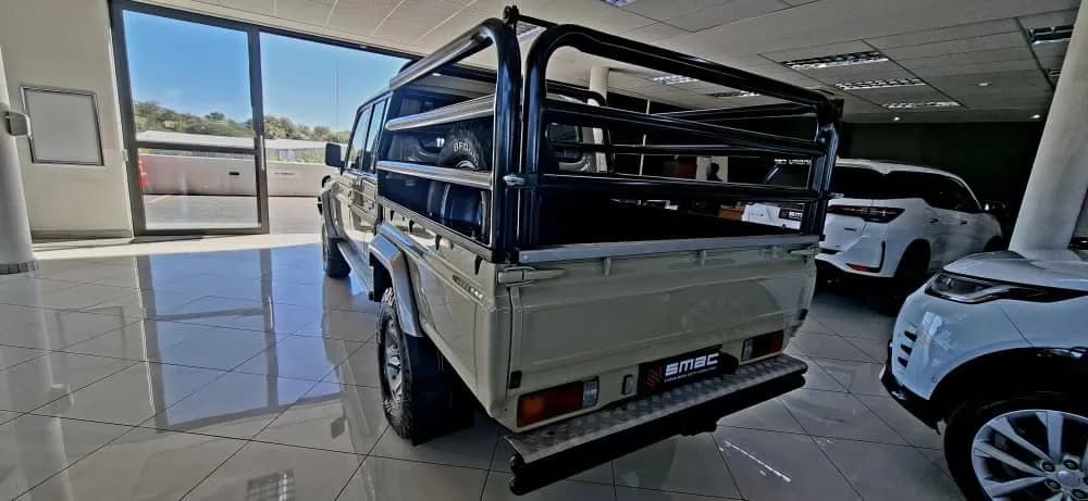 2018 Toyota  Land Cruiser 79 4.5D DCab V8 MT