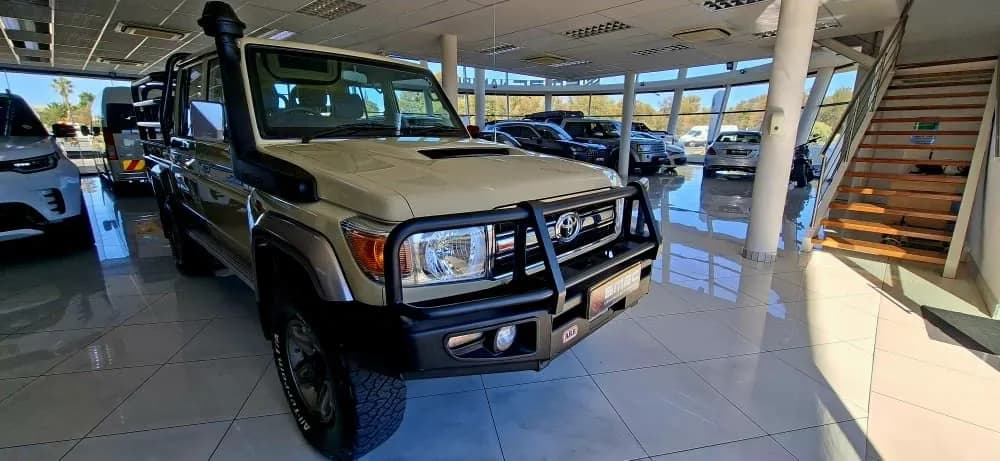 2018 Toyota  Land Cruiser 79 4.5D DCab V8 MT