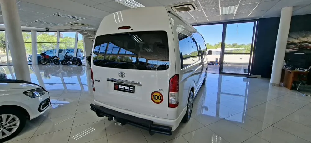2024 Toyota Quantum 2.5 D-4D 14-Seater – photo 3