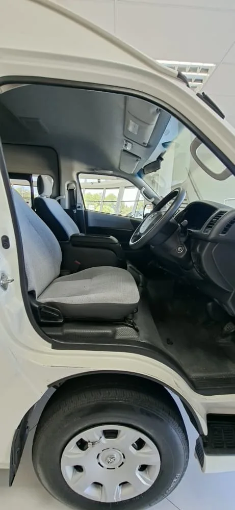2024 Toyota Quantum 2.5 D-4D 14-Seater – photo 6